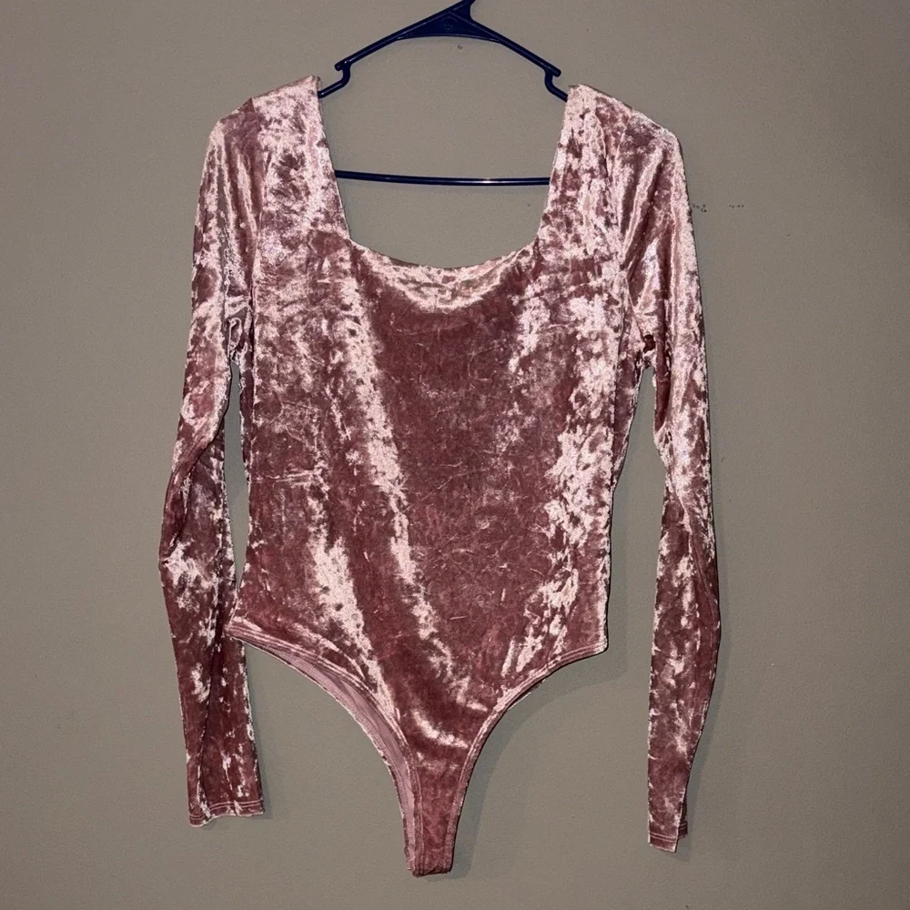 Francesca’s Velvet Bodysuit - Pink - Picture 6 of 9